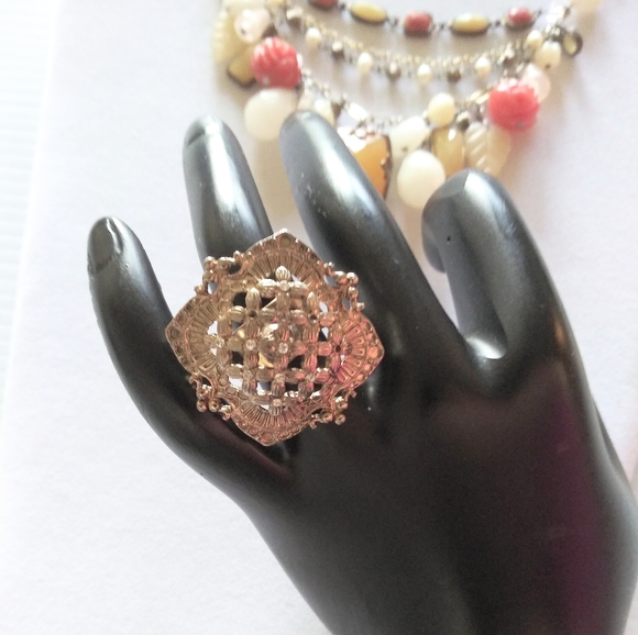 4 Strand Multi Shape choker - Picture 8 of 8